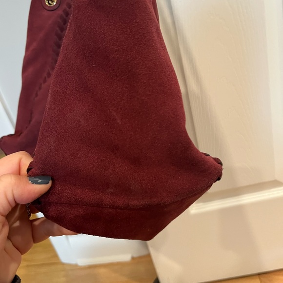 Tory Burch suede bag with gold chain straps - Picture 6 of 10